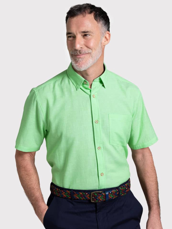 Men's Green Short Sleeve Linen and Cotton Shirt Model